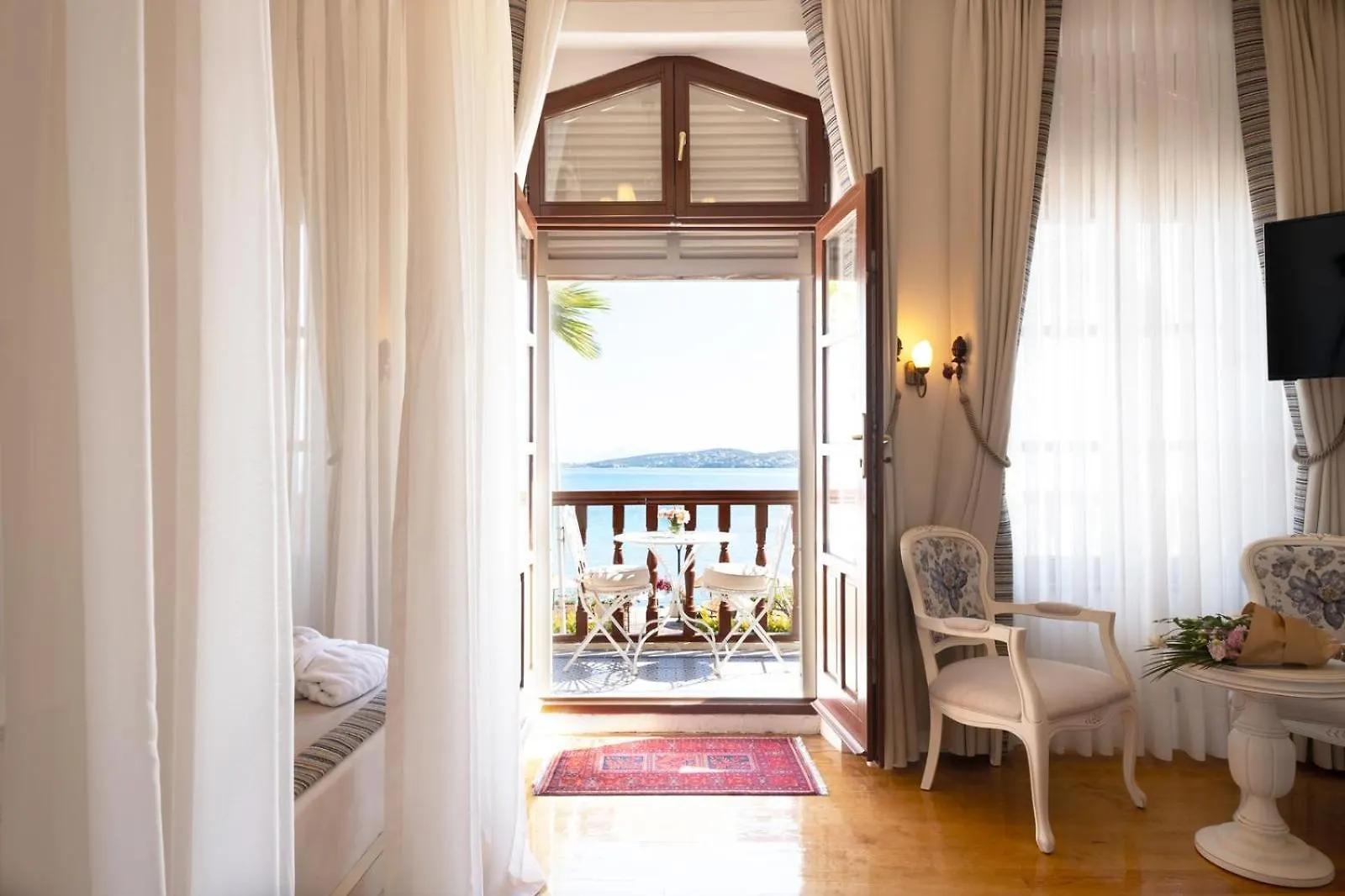 Rasim Palas - Adults Only Çeşme